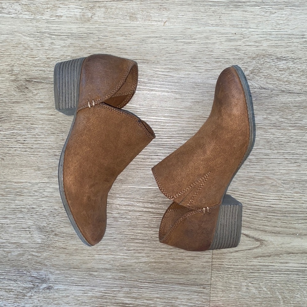 ONLY WORN ONCE American Eagle Booties